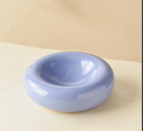 Donutformad kattskål i keramik, blålila